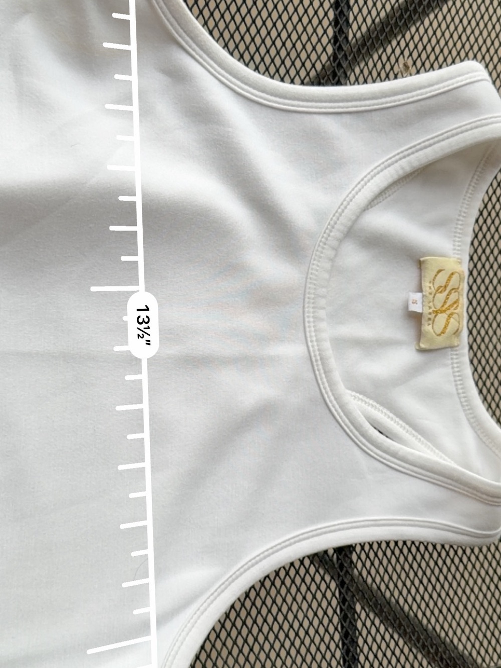 SSYS the label Women's White Racerback Tank - Sleek Everyday Layering size small - Picture 7 of 9